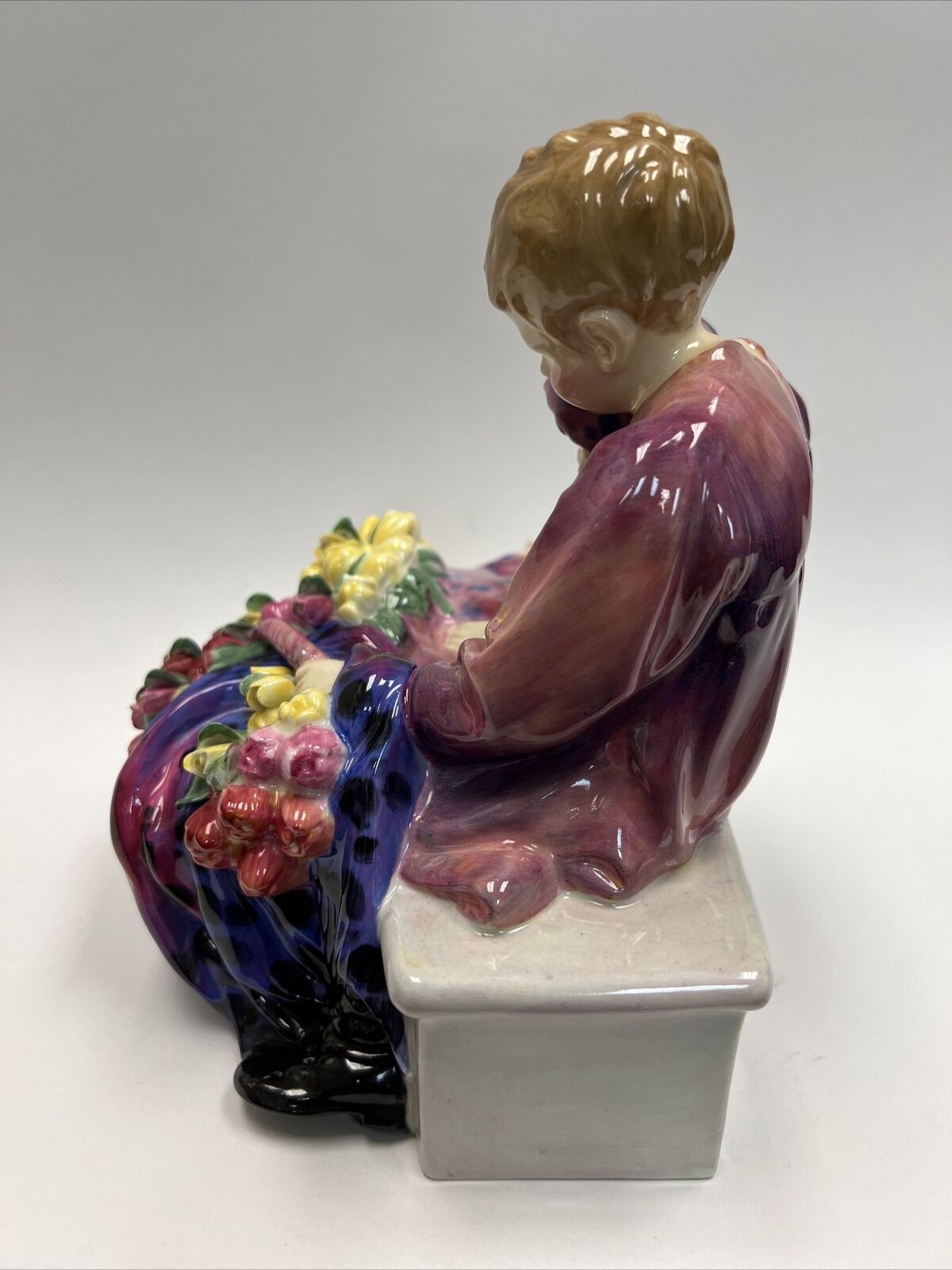 Flower Sellers Children H.N. 1342 陶器置物 Vintage Royal Doulton The Flower Sellers Children HN 1342
