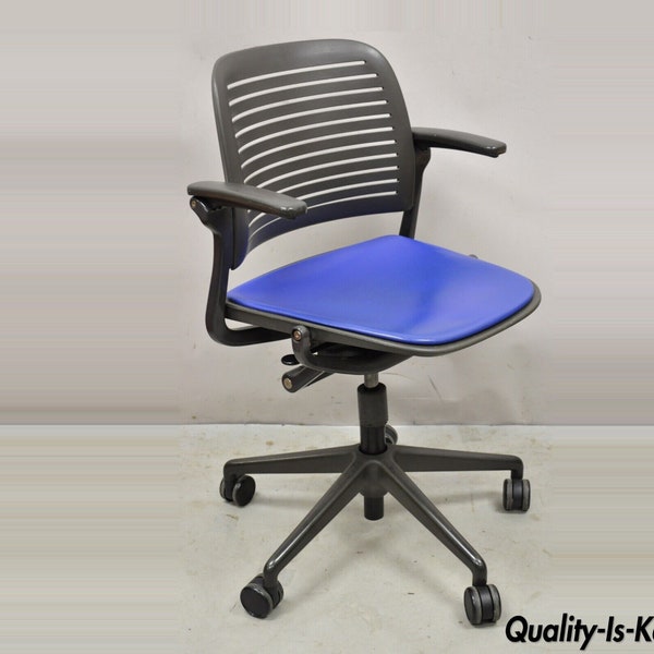 Steelcase 487 Cachet Swivel Office Desk Chair with Blue Seat