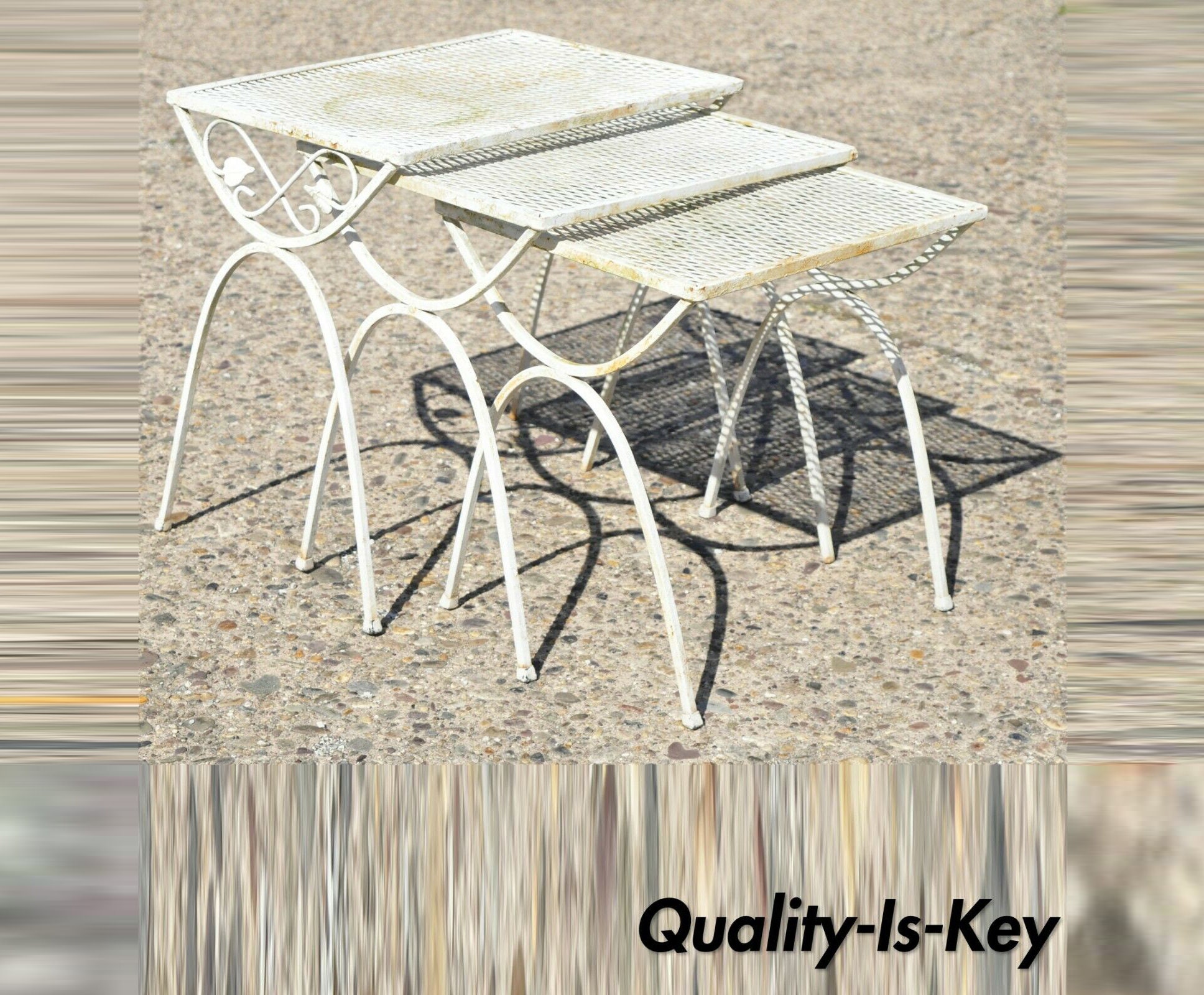 Salterini clearance nesting tables