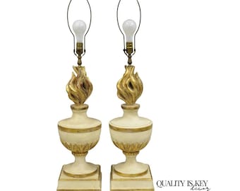 Lámparas de mesa vintage italianas de estilo Hollywood Regency de madera tallada con llamas ardientes (par)