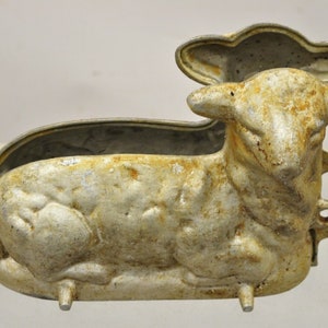 Antique Wagner Cast Aluminum Figural Lamb Metal Chocolate Cake Pan Mold image 4