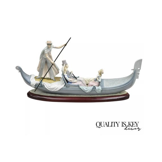 Lladro Daisa 1978 in the Gondola Couple Sculpture No. 2413 Large