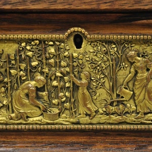 Antique E. Schutzmarke Oak Wood Figural Bronze Relief Jewelry Box Casket image 5