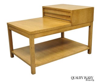 Mesa auxiliar estilo americano de Martinsville de caoba rubia de mediados de siglo