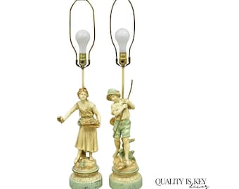 Lámpara de mesa vintage francesa renacentista de metal Moreau con figuras de niño y niña (un par)