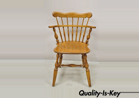 Ethan Allen Heirloom Nutmeg Maple Windsor Comb Back Dining Side