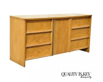 Johnson Carper Mid Century Modern 9 Drawer Walnut Laminate Credenza Long Dresser