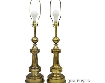 Lámparas de mesa vintage Stiffel de estilo neoclásico con forma de bala de cañón de latón (un par)