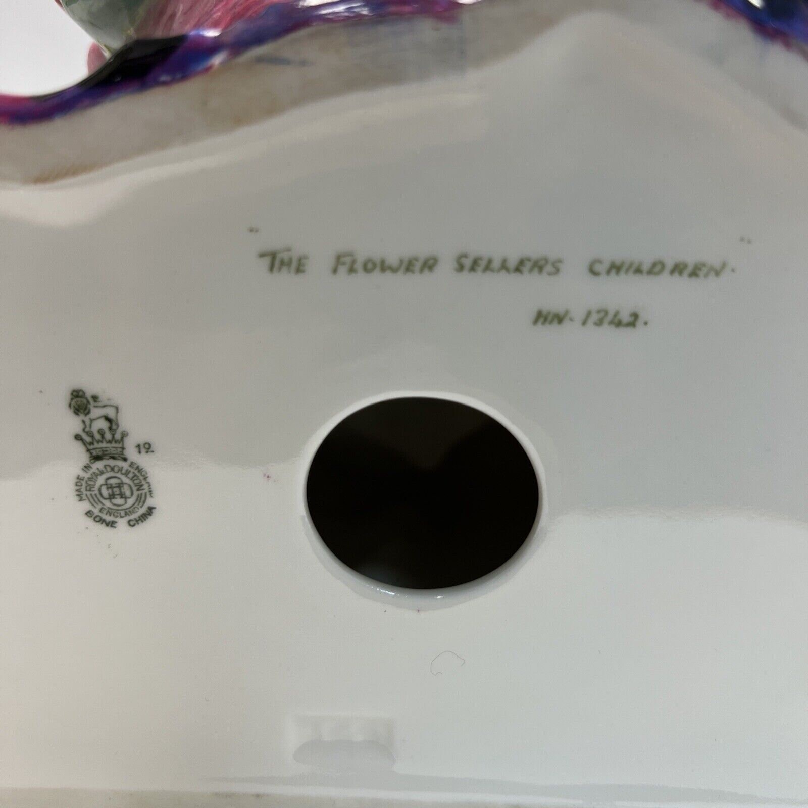 Vintage Royal Doulton the Flower Sellers Children HN 1342