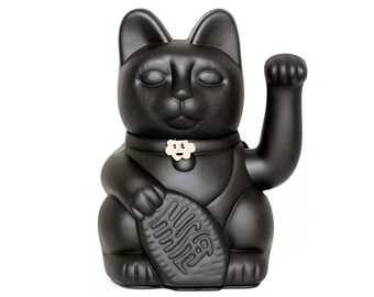 Diminuto Cielo. Lucky Cat wellcome manekineko fortune gift (3 sizes L-M-S) japanese tradition  Colour: black