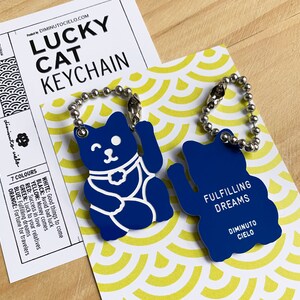 Luckycat keyring manekineko keychain fortune cat japanese gift pet lover. Colour: blue