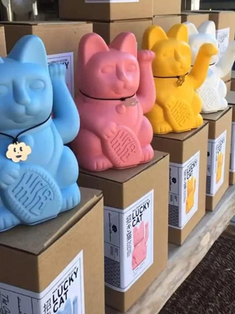 Lucky Cat wellcome manekineko fortune gift (3 sizes L-M-S) japanese tradition Colour: bubblegum pink image 5