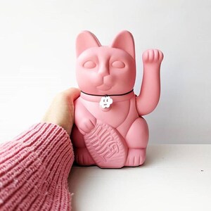 Lucky Cat wellcome manekineko fortune gift (3 sizes L-M-S) japanese tradition Colour: bubblegum pink image 4