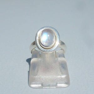 WHITE LABRADORITE RING 925 silver small labradorite cabochon ring on silver small single stone ring rainbow moonstone silver ring
