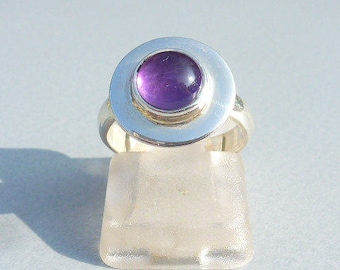 BAGUE AMETHYSTE ARGENT cabochon rond,bague épurée, petite bague ronde,bague femme pierre violet,bague pas cher pierre et argent,