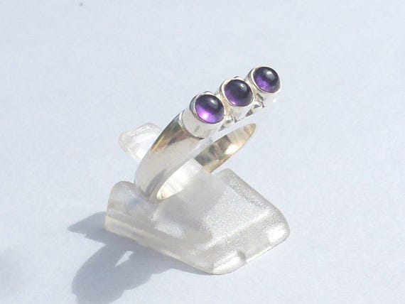 AMETHYSTE RING シルバー925 3カボション、上質ストーンリング、2月石 