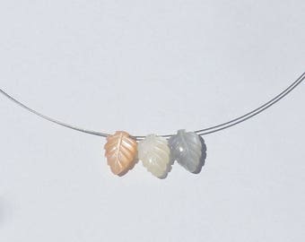 COLLIER PIERRE de LUNE fEUILLES gRAVEES iVOIRE sAUMON gRIS cadeau femme,collier style nature,collier original femme,pierre de lune gravée