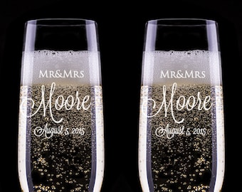 Wedding Champagne Glasses, Engraved Champagne Flutes, Personalized Champagne Glass,  Custom Toasting Glasses, Wedding Gift, Bride and Groom