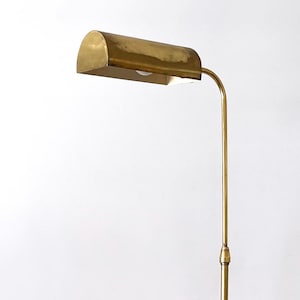 Lámpara de pie o luz de lectura de latón ajustable de mediados de siglo, Suecia, década de 1960