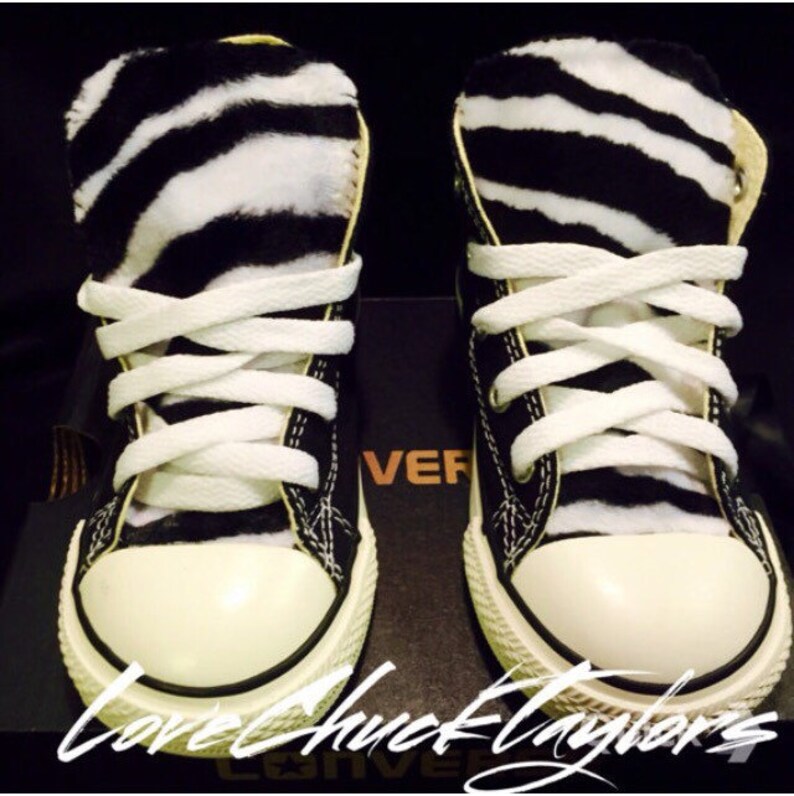 {keywor d} converse zebra
