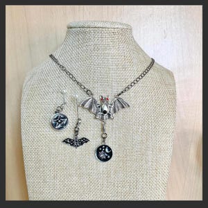 Colgante gótico intercambiable, amante del terror, collar de amantes de los murciélagos, regalo único hecho a mano, collar de 20 pulgadas, encanto de pentagrama