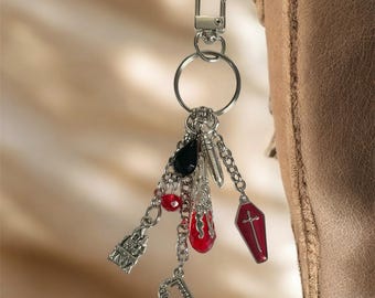 Bram Stoker’s Dracula Inspired Keyring - Gothic Vampire Hunter Amulet - Coffin & Bat Talisman - Victorian Horror Jewelry - Transylvania Gift