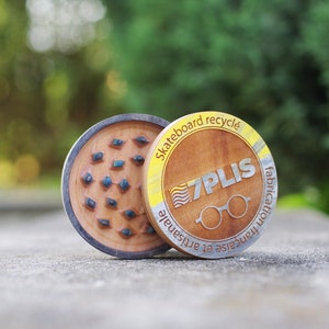 7PLIS Recycled Skateboard Grinder black yellow orange pink turtoise wood