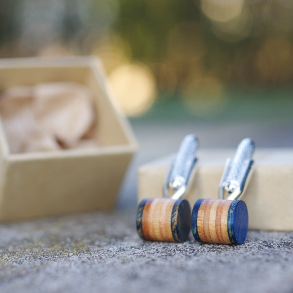 Boutons de manchette skateboard recyclé bois et bleu