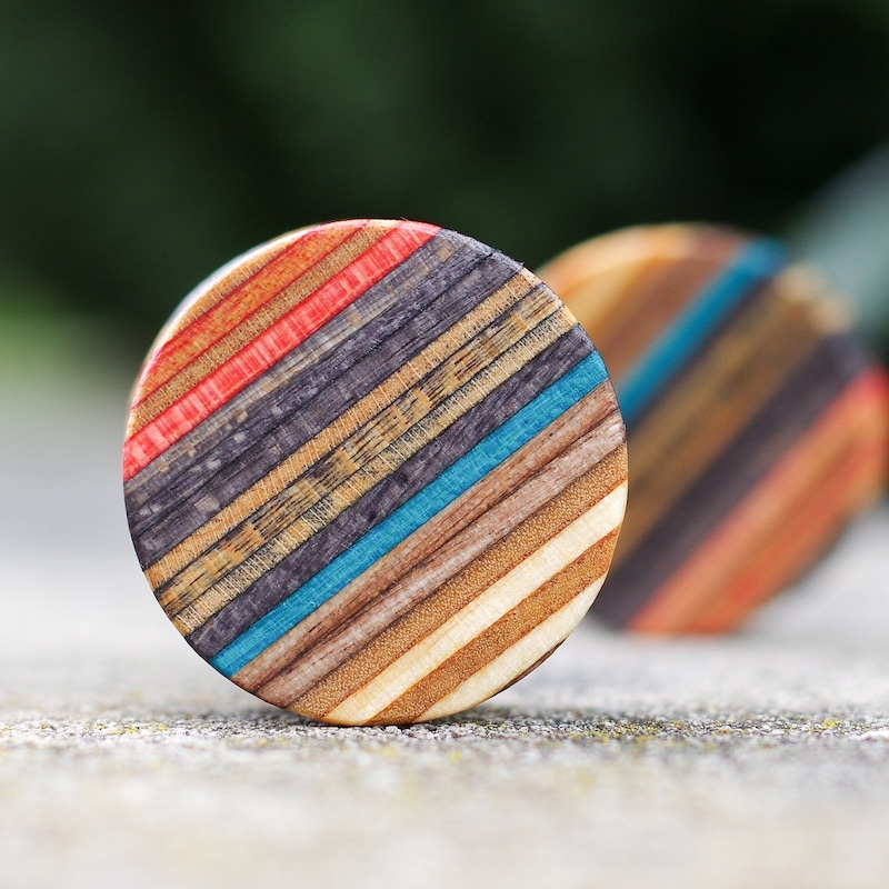 Boucle d'oreille résine & SKATEBOARD recyclé 7PLIS