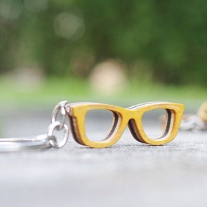 Recycled 7PLIS keyring from used skateboard - yellow and Wood