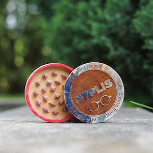 7PLIS Recycled Skateboard Grinder black yellow orange pink turtoise wood