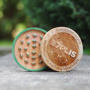 7PLIS Recycled Skateboard Grinder black yellow orange pink turtoise wood