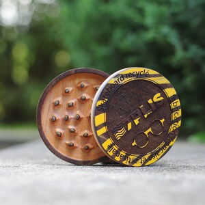 7PLIS Recycled Skateboard Grinder black yellow orange pink turtoise wood