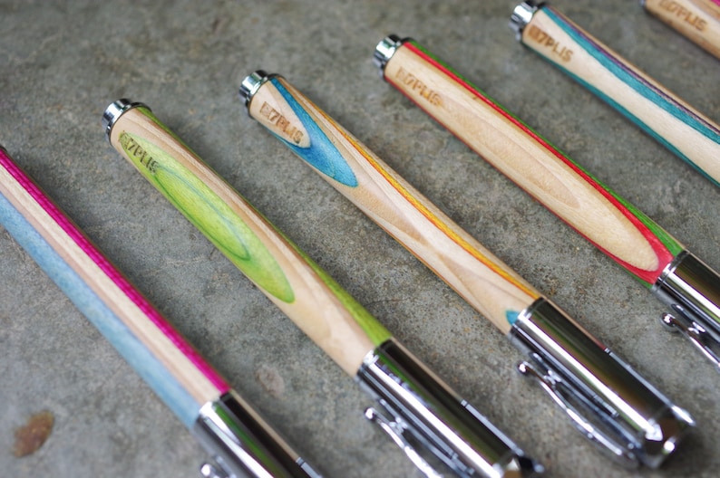 Recycled SKATEBOARD 7PLIS roller pen, handmade in France, pink blue wood image 10