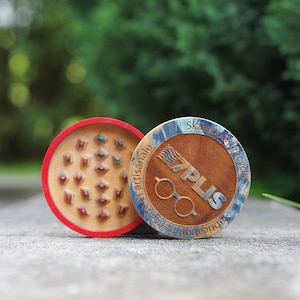 7PLIS Recycled Skateboard Grinder black yellow orange pink turtoise wood