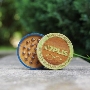 7PLIS Recycled Skateboard Grinder black yellow orange pink turtoise wood