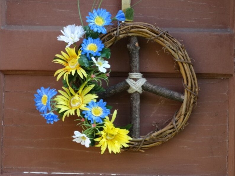 Peace Sign WreathHippie WreathBoho DecorBoho WeddingHippie Peace SignGrapevine WreathPeace SignTeen or Dorm Room D\u00e9corSummer Wreath