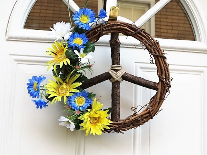 Peace Sign WreathHippie WreathBoho DecorBoho WeddingHippie Peace SignGrapevine WreathPeace SignTeen or Dorm Room D\u00e9corSummer Wreath