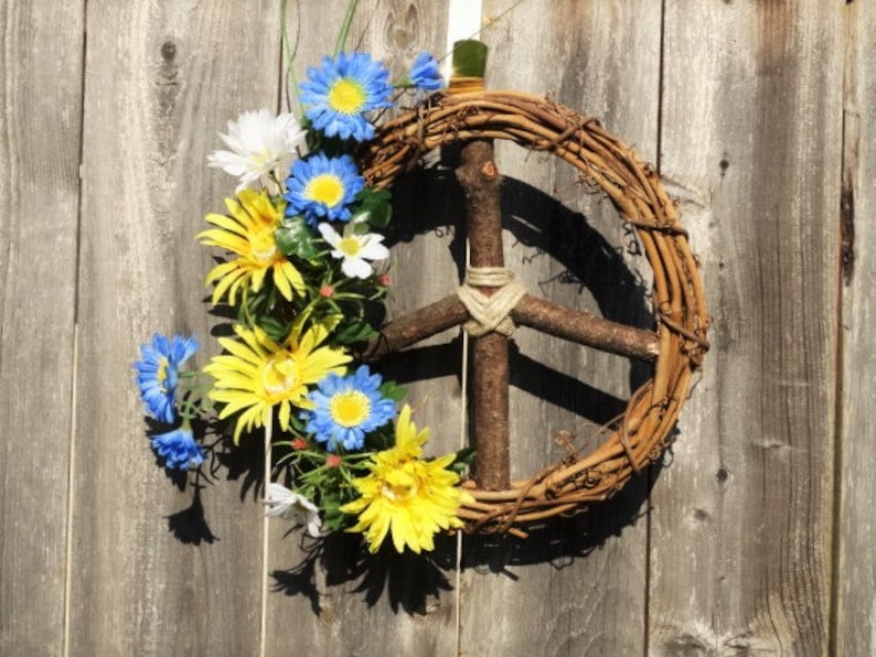 Peace Sign WreathHippie WreathBoho DecorBoho WeddingHippie Peace SignGrapevine WreathPeace SignTeen or Dorm Room D\u00e9corSummer Wreath
