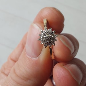9ct Gold Cluster Diamond Ring