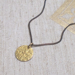 Circle brass necklace, hammered disc pendant, minimalistic layering jewelry, bronze chain m966 image 1