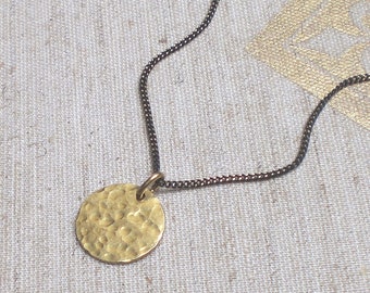 Circle brass necklace, hammered disc pendant, minimalistic layering jewelry, bronze chain (m966)
