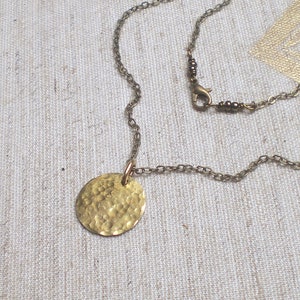 Circle brass necklace, hammered disc pendant, minimalistic layering jewelry, bronze chain m966 image 5