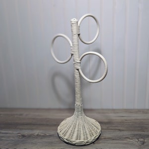 Wicker Rings Towel Countertop Stand Guest Towels Display