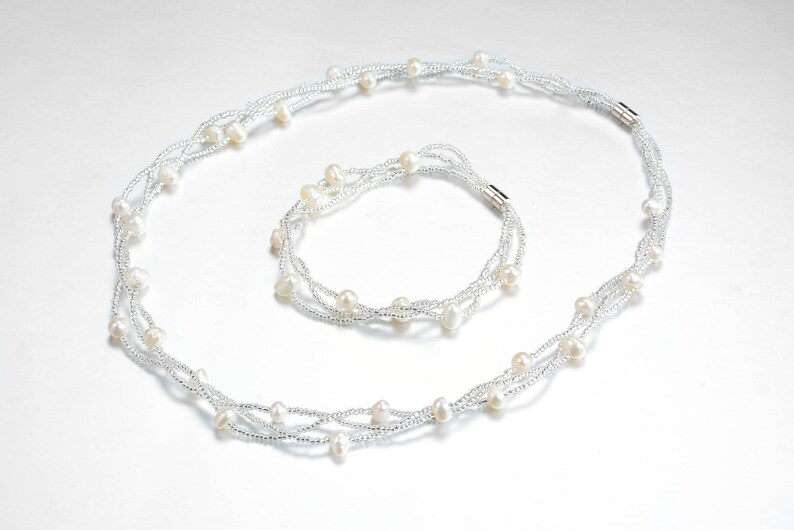 nb11 Three Strand White Freshwater Pearl Necklace Bracelet Set