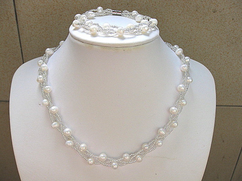 nb11 Three Strand White Freshwater Pearl Necklace Bracelet Set