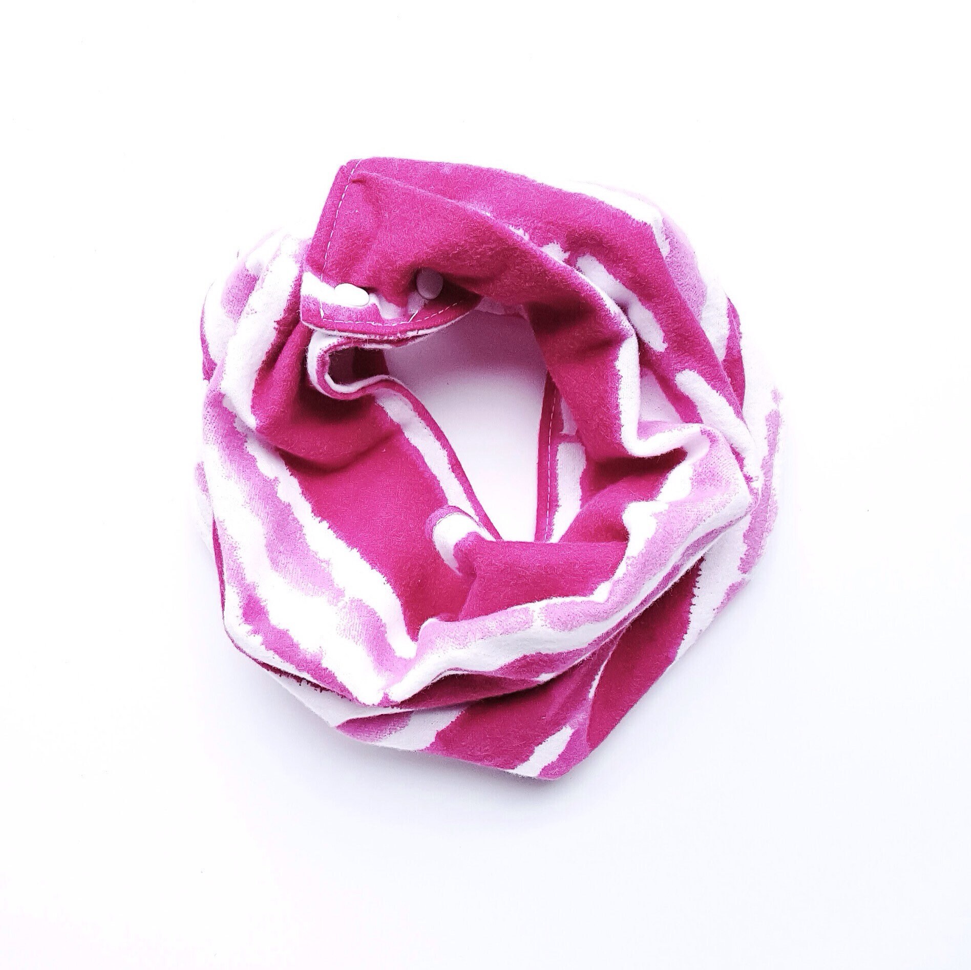 infinity scarf bib