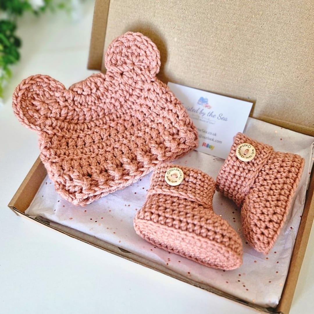 Crochet Teddy Bear Hat and Booties, Baby Shower Gift Set, Newborn Baby ...