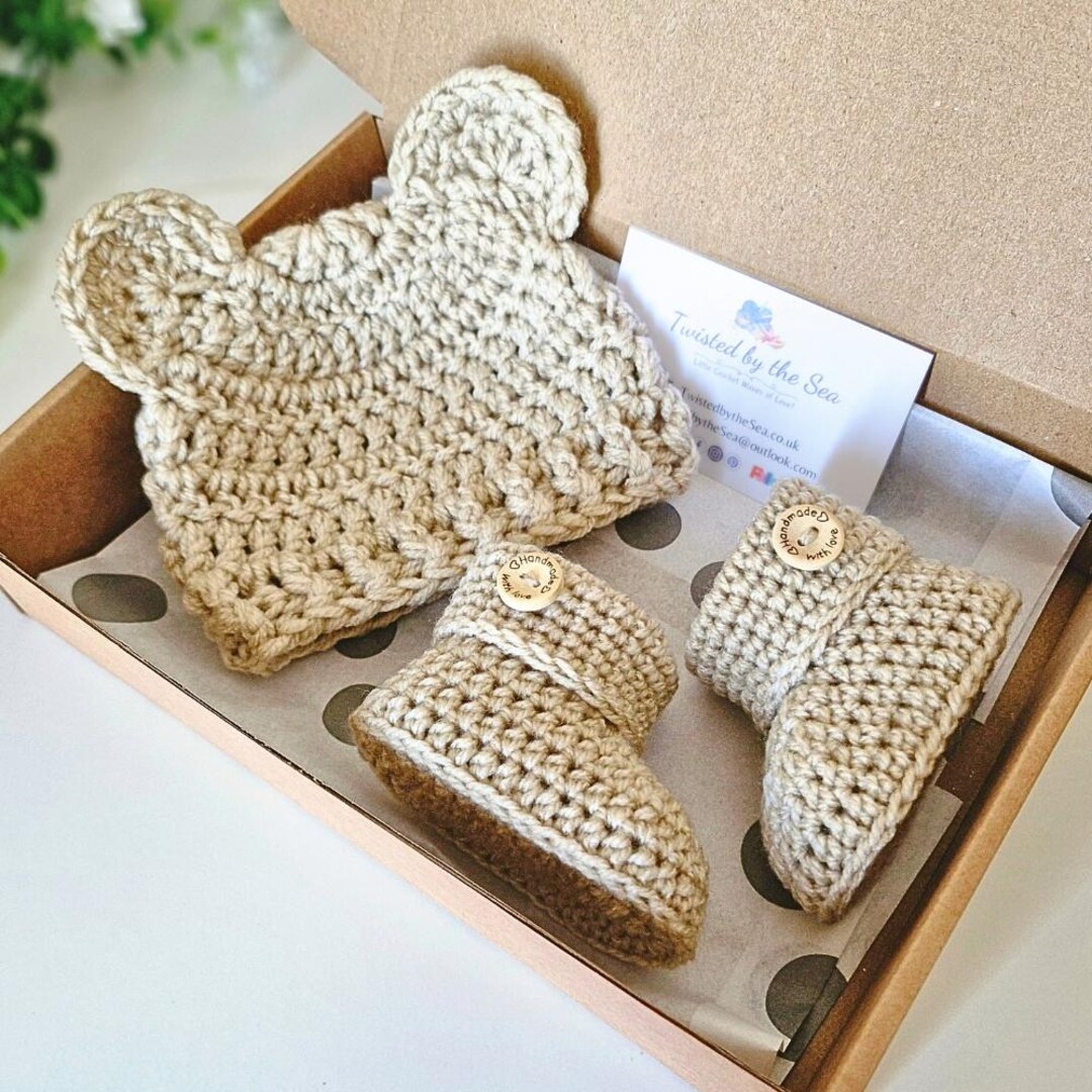 Crochet Baby Gift Set, Teddy Bear Hat and Baby Booties, Newborn Baby ...