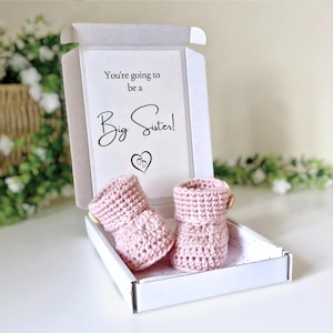 Regalo para anunciar el embarazo de la hermana mayor: caja para revelar el embarazo de los hermanos, patucos de bebé de ganchillo, regalo para buzón.